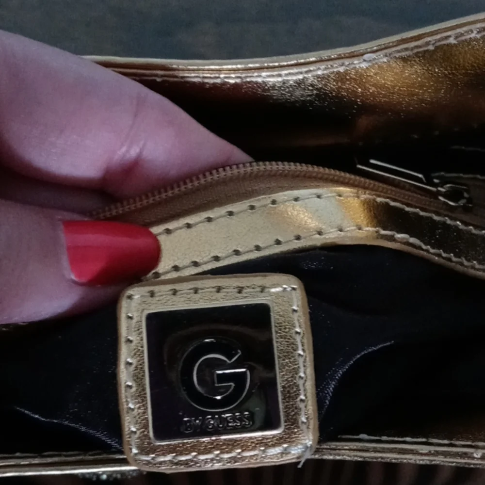 Guess gold and black purse vintage - Picture 3 of 8
